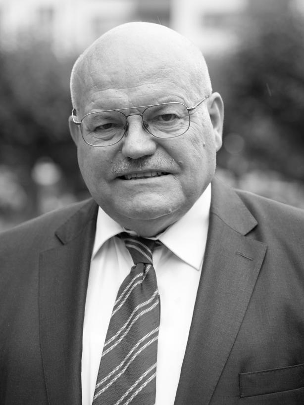 (c) traffiQ; Foto: Stefan Krutsch Portraitaufnahme von Klaus Oesterling in schwarz-weiß